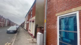 Builder defends building a house - around a lamppost