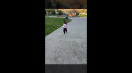 Mom Figures Out Why Her Daughter Walks Like This at the Park