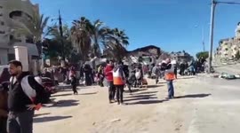 Gazans Quit Hospital Refuge To Head South
