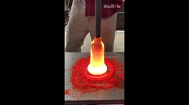 Glassworker makes an impressively beautiful Spiral pattern glass flower