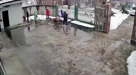 Snow falls from roof and covers yard... just as family finish cleaning