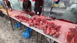 Touring rural market during Spring Festival with French chef