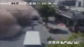 Old, three-storey building collapses in southern China 2