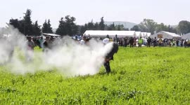 Tear gas hits refugee camp on Greece-Macedonia border