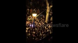 Thousand of people in a physical university help to catch “thief”