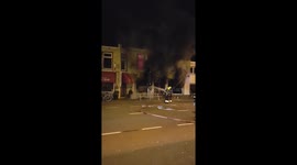Uitslaande brand legt La Belle en villa Sportiva in as.