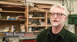 Legendary musician Billy Bragg plays Gloucestershire gig after epic 12-hour electric guitar build from scratch using recycled materials