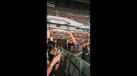 Ed Sheeran 'hides in box' to reach stage at show in Bangkok