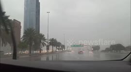 Heavy rain, thunder, and lightning trigger weather warning in Dubai