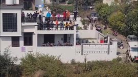 Chaos as leopard unleashes attack on wildlife officials during capture operation in India