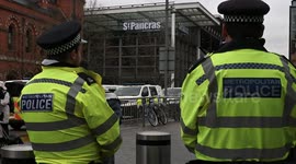 Man hiding behind the Police before then being arrested for his Violence within Kings Cross Station