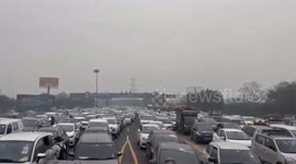 Vehicle jammed on Delhi Noida direct flyover as Farmers Protest  disrupt traffic movement second day