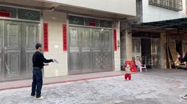 Prodigious toddler astounds with exceptional badminton talents in southern China