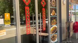 Chinese woman introduces foods from NE China at restaurant in Australia