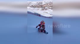 Toddler, 4, shows off her incredible snowboarding skills