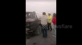 Powerful sandstorm strikes northwestern China, damaging vehicles on highway