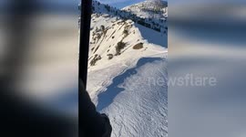 Police Helicopter Rescues Six Hikers from Perilous Predicament in Los Angeles County, USA