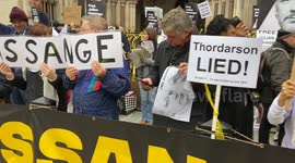 Huge crowd of supporters outside High Court as Stella Assange arrives for Julian Assange extradition hearing