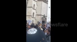 UK: Crowd Gathers Outside London Court To Show Support For Julian Assange On His Extradition Hearing