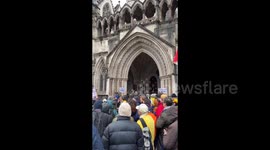 UK: Crowd Gathers Outside London Court To Show Support For Julian Assange On His Extradition Hearing 6
