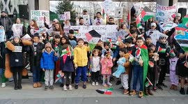 Children join families to show solidarity with children of palestine