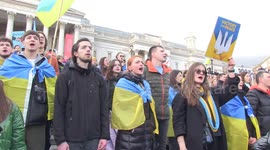 Thousands sing Ukraine's national anthem in Trafalgar Square, London, on 2-year anniversary of Russia's invasion