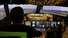 Dad builds Boeing 737 flight simulator in his garage