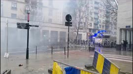 Protesting farmers driving tractors met with police roadblock in Brussels