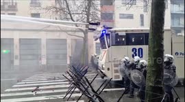 Protesting farmers driving tractors met with police roadblock in Brussels