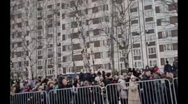 The queue to the cemetery where Navalny was buried
