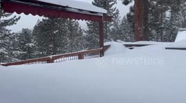 US: Intense Snowstorm Batters Northern California Causing Blizzard Conditions