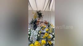 Couple use bubble tea instead of wedding cake