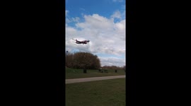 Jet 2 plane wobbles on landing in a very gusty crosswindind