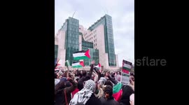 UK: Tens Of Thousands March Through London, Calling For Ceasefire In Gaza