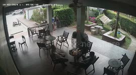Bombs thrown into cafe while police have coffee in southern Thailand