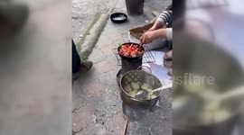 Displaced Palestinians celebrate Iftar on streets of Gaza
