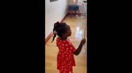 'My Baby Brother!' - 3 y/o girl showers newborn bro with love during first meeting