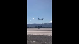 Strong Winds Destabilize Plane Landing