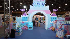 Super-size cat trade show attracts pet owners in Thailand