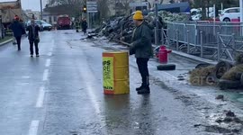 Farmers clash with police at council meeting in Bordeaux, France