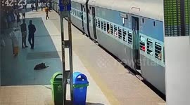 Woman's foot slipped while boarding moving train at Gaya railway station, RPF police and passenger saved her life