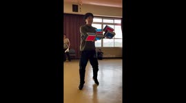 Juggler masters impressive two-heel up, five-cigar catch