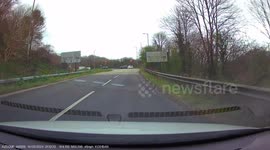 Dashcam - White van man nearly takes out a Ford Focus on a Plymouth roundabout as he's too impatient to queue - near miss! 4k