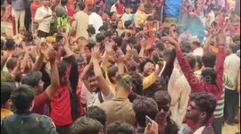 World famous Holi of Laddus, you would not have seen such Holi anywhere in your life. People come not only from India but also from abroad to see this Holi of Mathura.