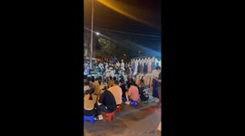 Sweet-tooth customers line up for three hours to buy mango sticky rice