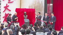 Sculpture exhibitions held in Hong Kong to honor Wuxia novelist Jin Yong