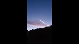 SpaceX Starlink leaves stunning plume across California sky