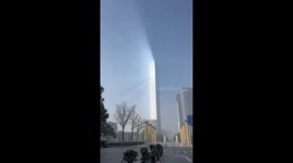 Blade-like landmark building wows spectators with dazzling display in eastern China