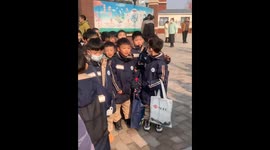 Heartwarming Surprise: Chinese Boy's Joyful Reaction to Aunt Picking Him Up from School