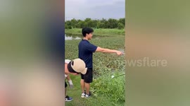 Golfer copies Michael Jackson's 45-degree dance step to take ball from pond